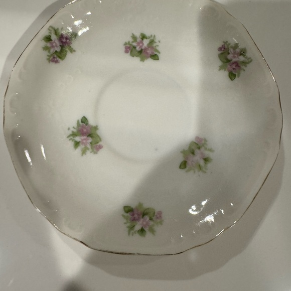 Vintage teacup and saucer from Grantcrest China - Picture 2 of 7